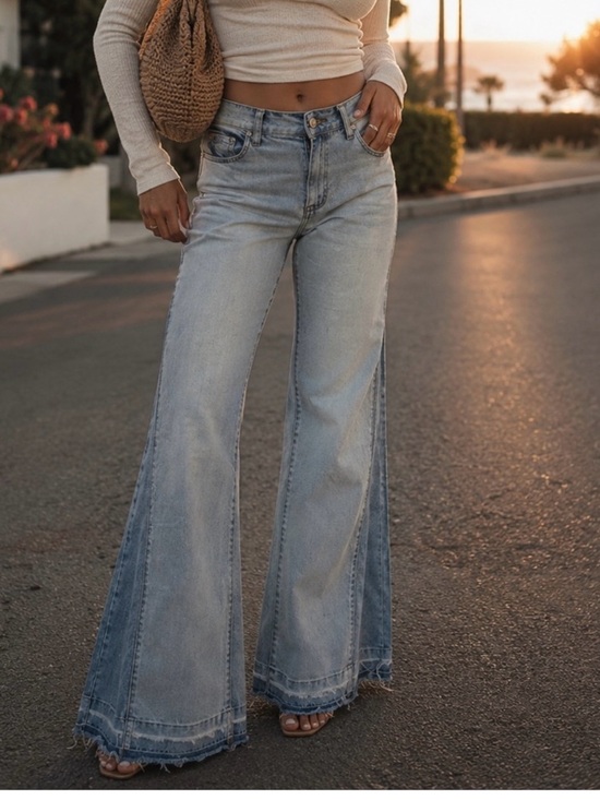 Coco + Carmen Denim - Coco + Carmen Light Wash Wide Leg Flare Jeans Large Stretch Denim Boho Casual